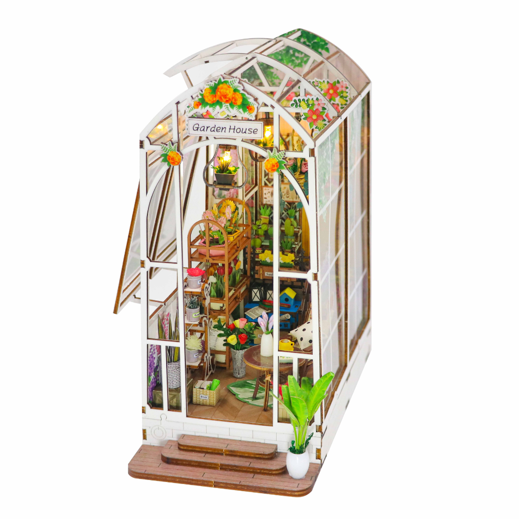 Book Nook Garden House